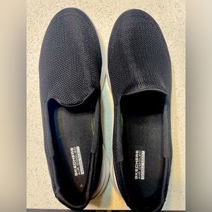 Skechers slip on shoes. Women’s size 10. Slightly used